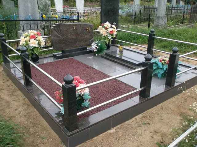 Гранитная ограда 49